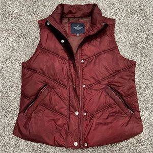 American Eagle Women’s Maroon puffer vest - Size L